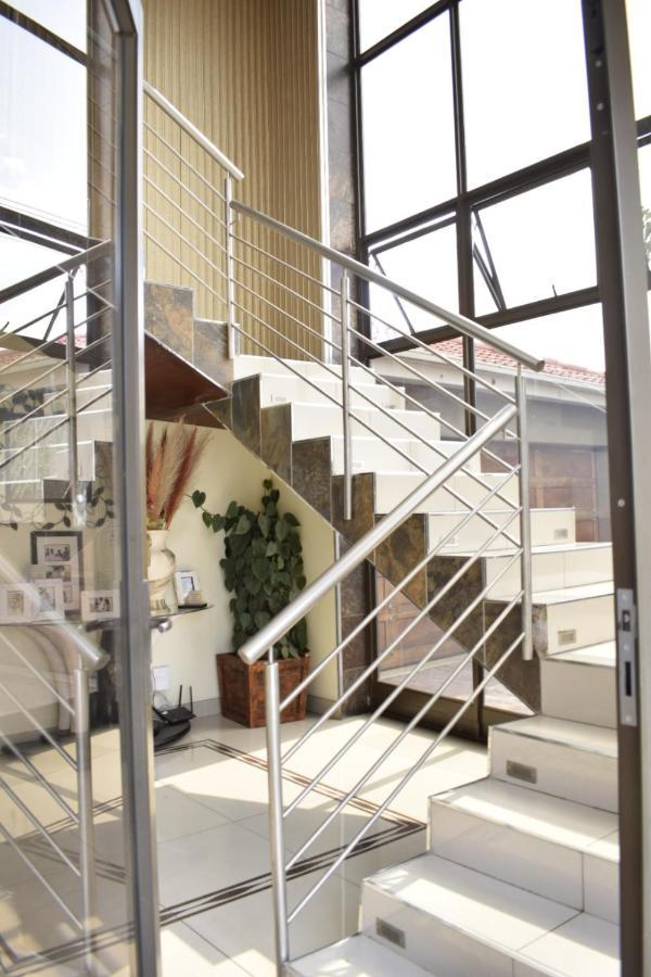 Lalela House Apartamento Joanesburgo Exterior foto