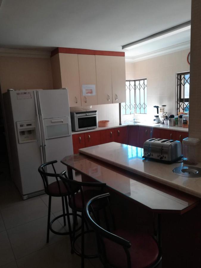 Lalela House Apartamento Joanesburgo Exterior foto
