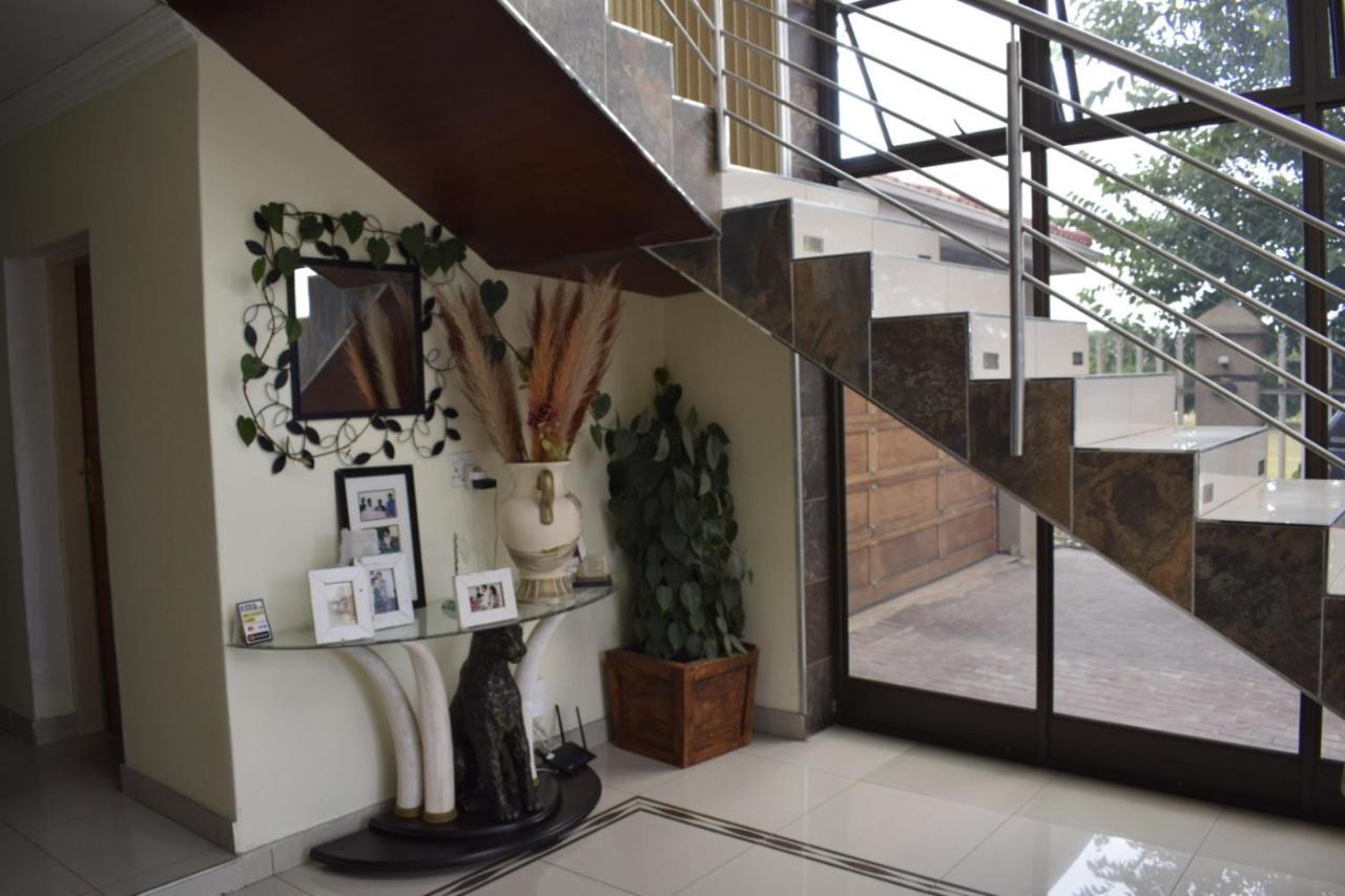 Lalela House Apartamento Joanesburgo Exterior foto