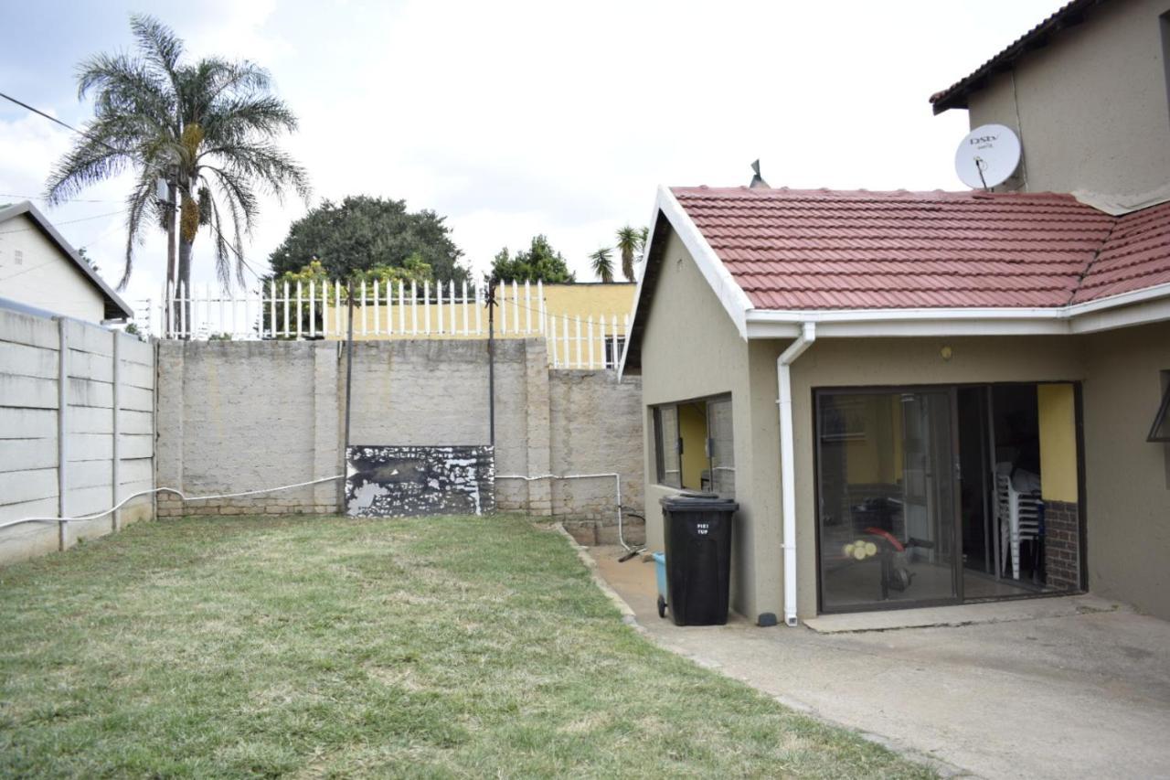 Lalela House Apartamento Joanesburgo Exterior foto
